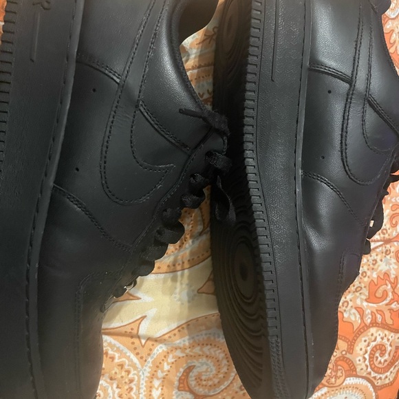 Nike Air Force One - Picture 2 of 3